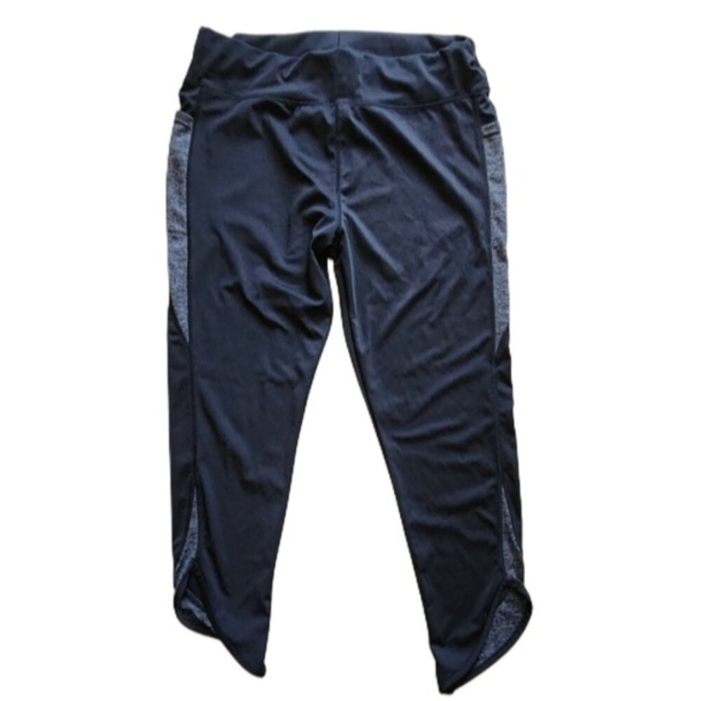 Black and Gray Athletic‎ Legging Capris